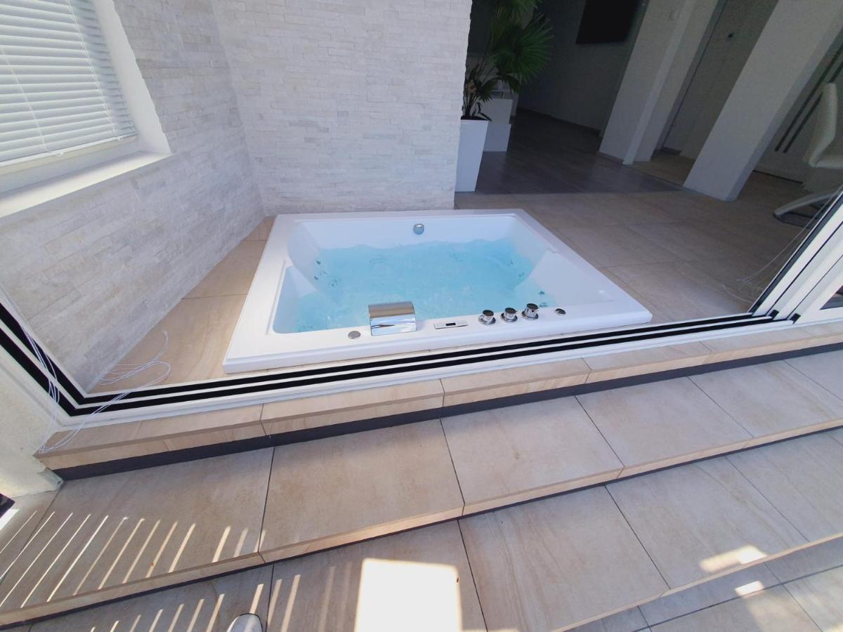 Jacuzzi Penthouse Apartment Matulji Eksteriør bilde